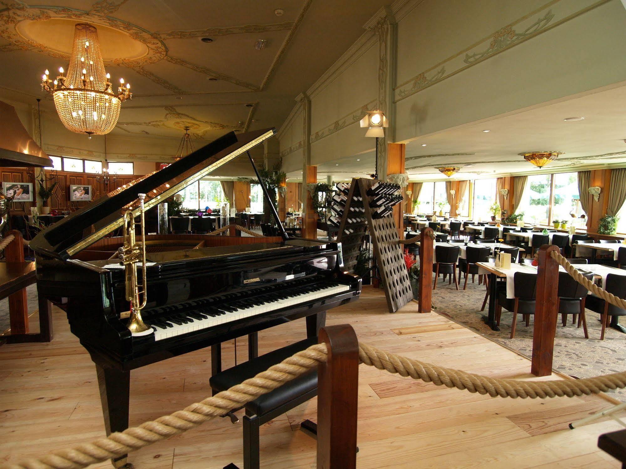 Amicitia Hotel Sneek Esterno foto